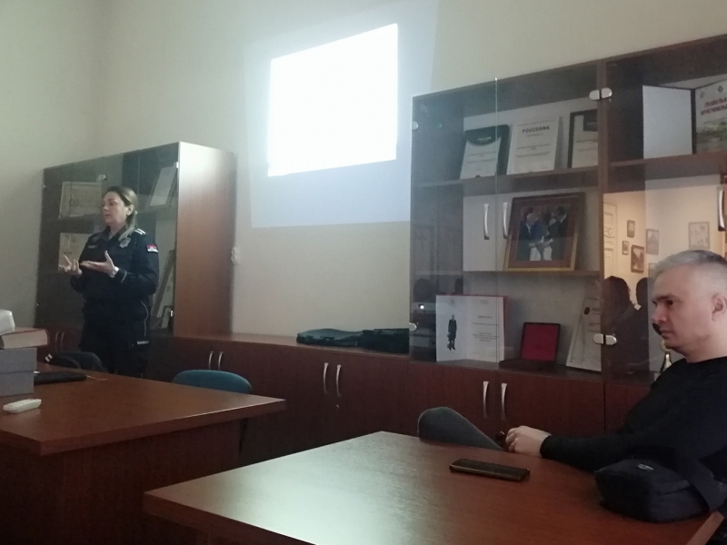 Безбедно коришћење нових технологија на интернету – разне преваре старијих лица